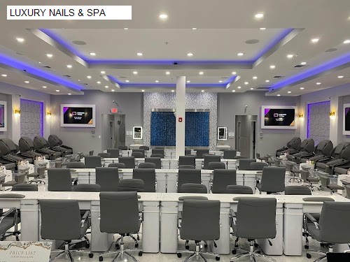 LUXURY NAILS & SPA