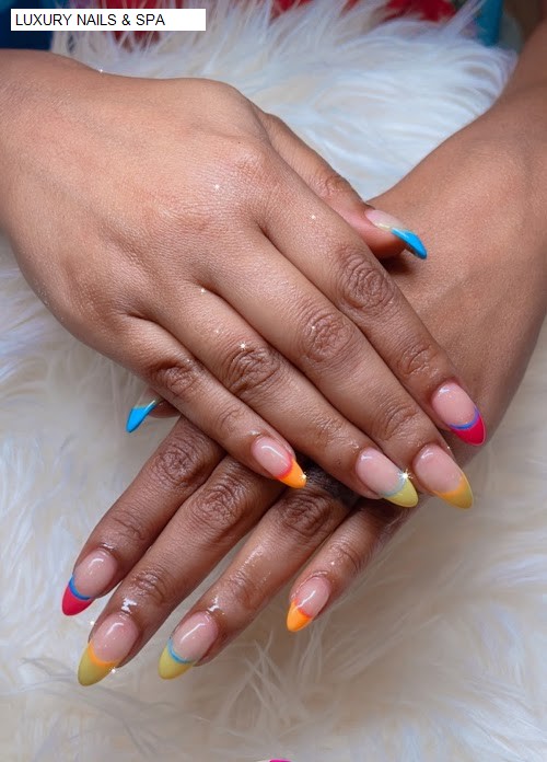 LUXURY NAILS & SPA