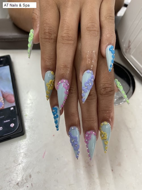 AT Nails & Spa