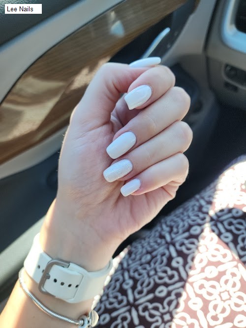 Lee Nails